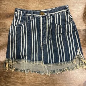 One teaspoon striped, denim, distressed mini skirt Size: 22
